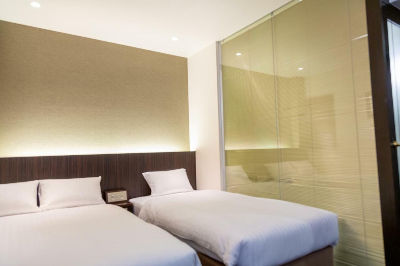 Floral Hotel - Nihonbashi Осака Екстериор снимка