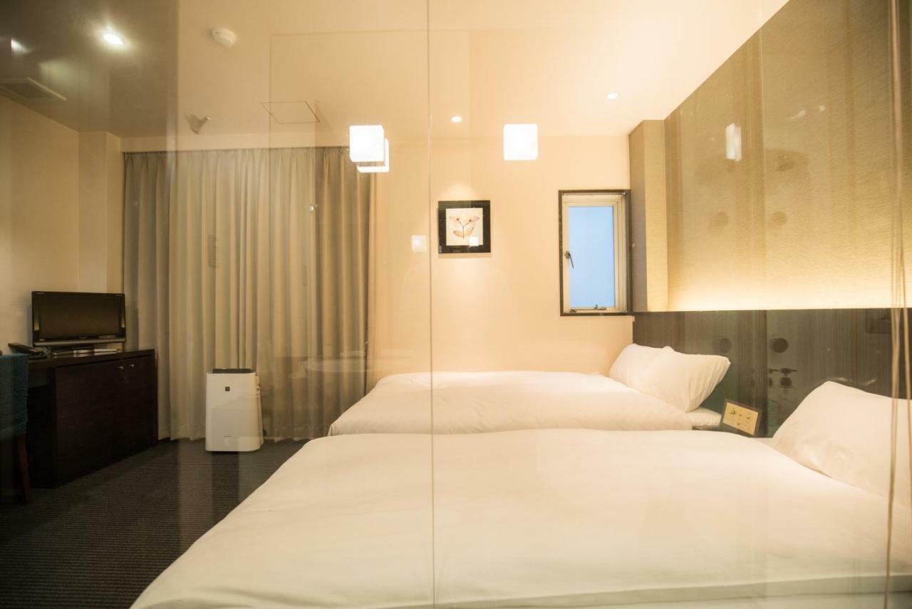 Floral Hotel - Nihonbashi Осака Екстериор снимка