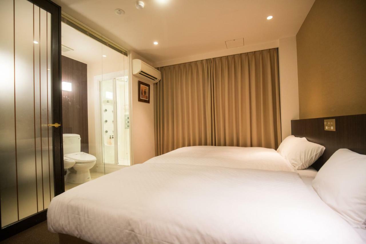 Floral Hotel - Nihonbashi Осака Екстериор снимка