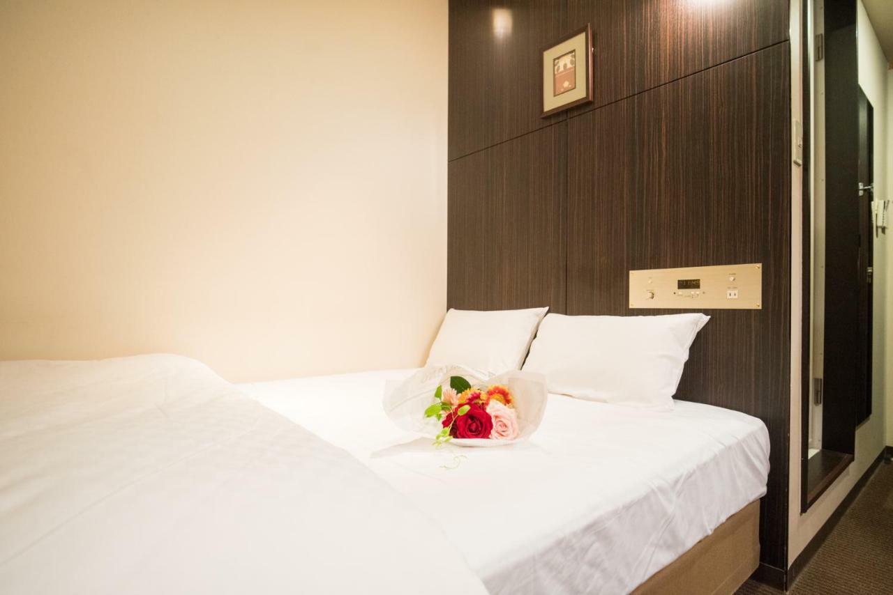 Floral Hotel - Nihonbashi Осака Екстериор снимка
