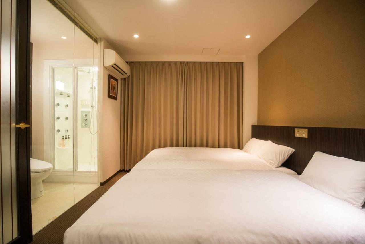 Floral Hotel - Nihonbashi Осака Екстериор снимка
