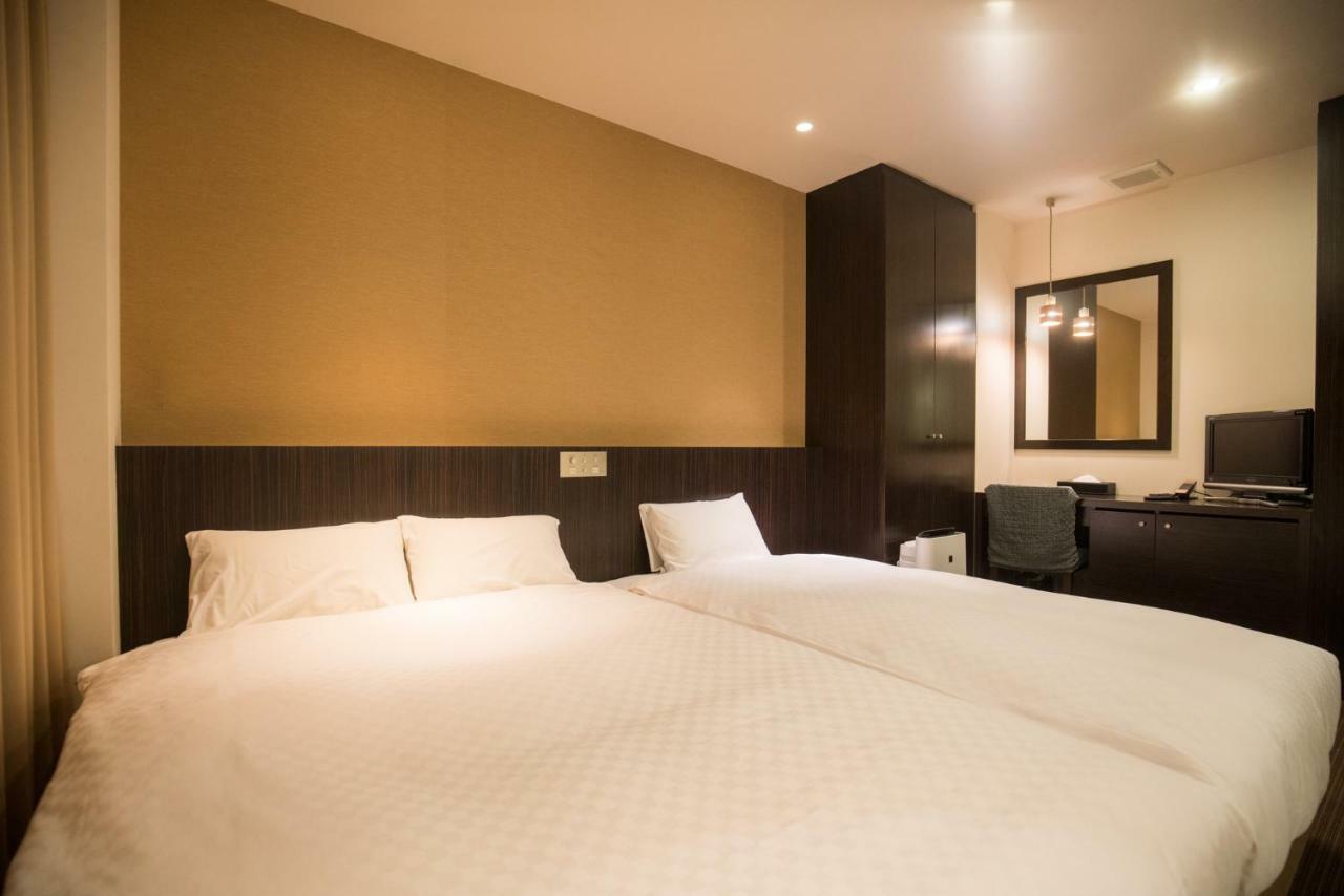 Floral Hotel - Nihonbashi Осака Екстериор снимка