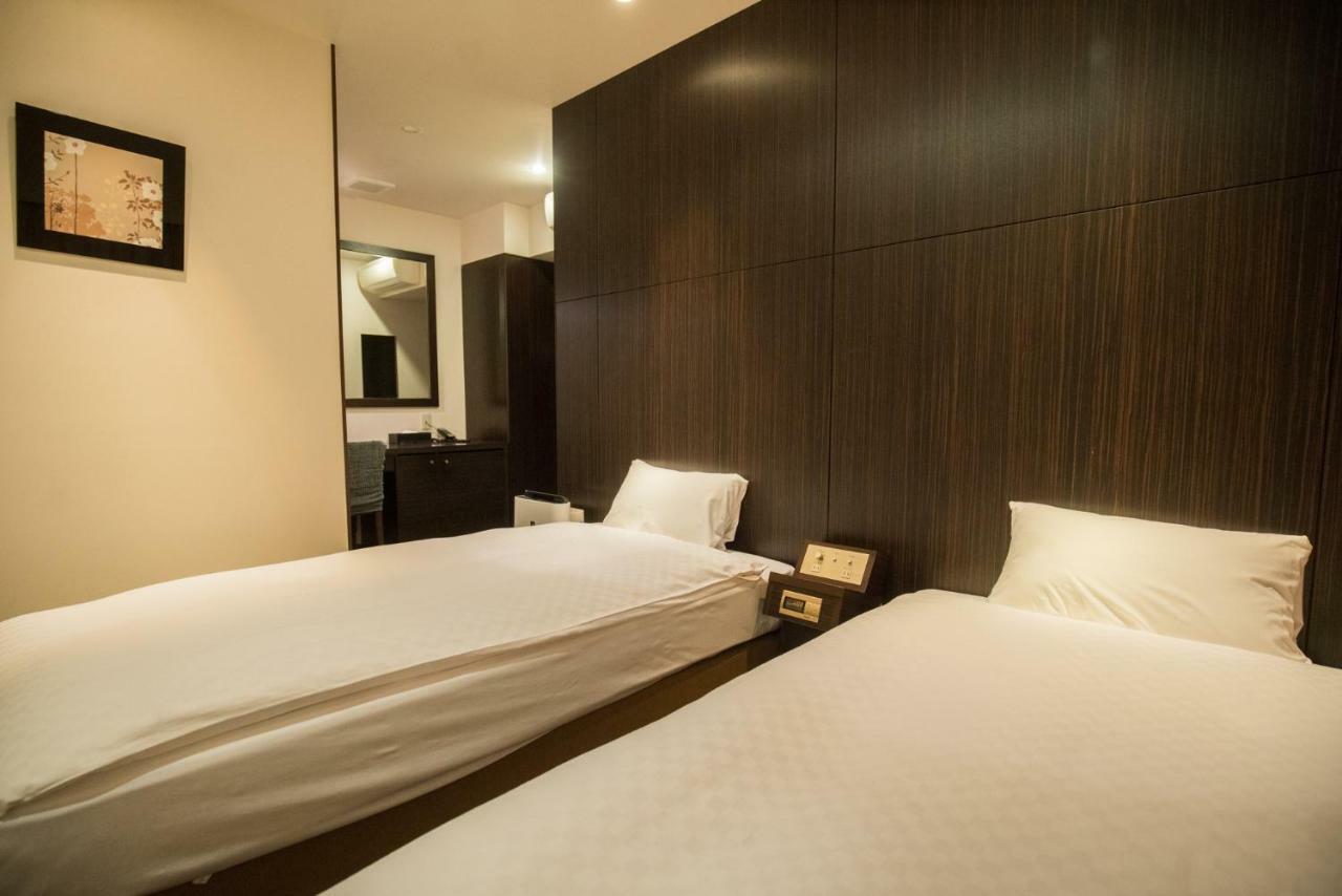 Floral Hotel - Nihonbashi Осака Екстериор снимка