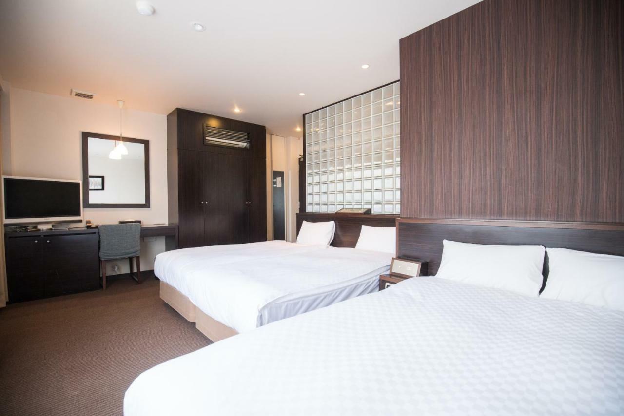 Floral Hotel - Nihonbashi Осака Екстериор снимка