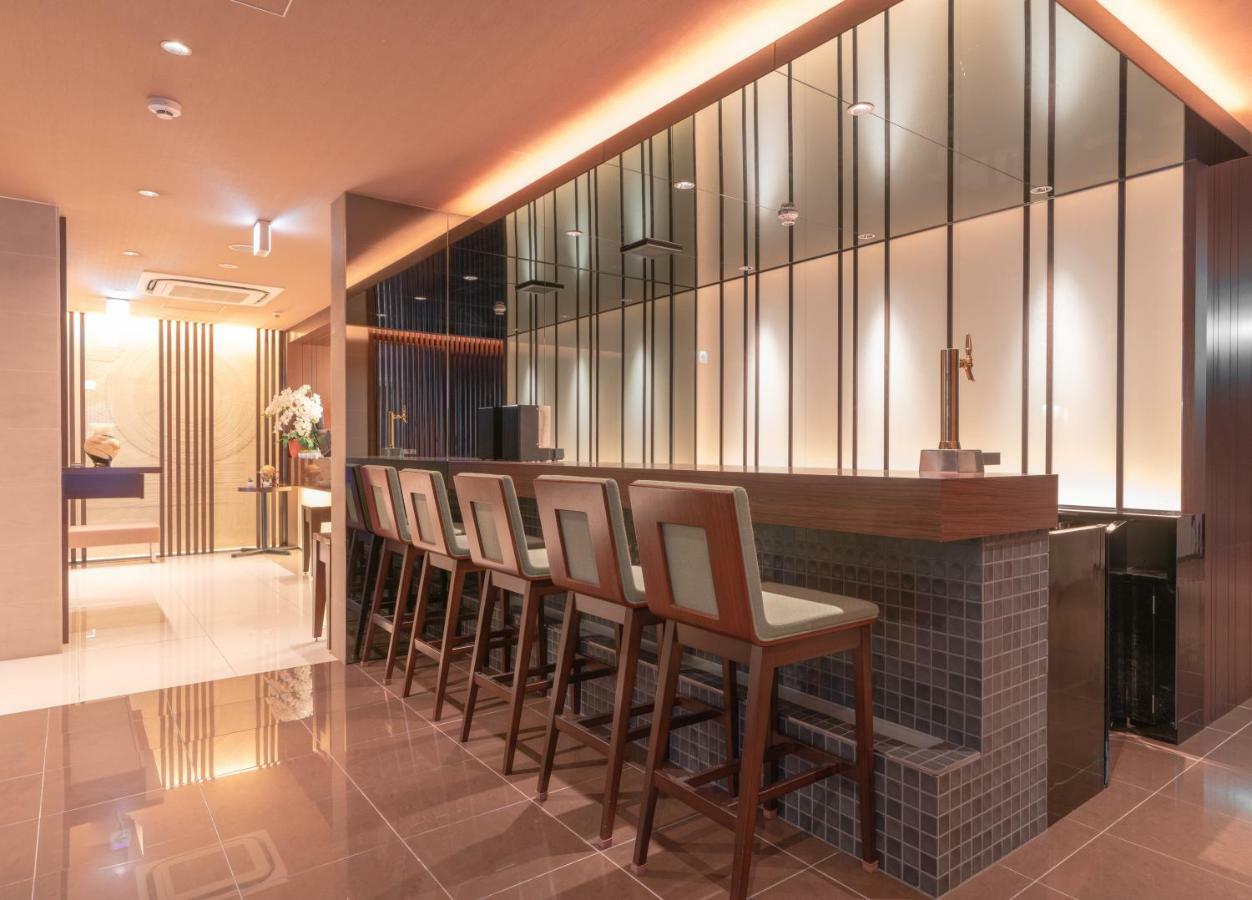 Floral Hotel - Nihonbashi Осака Екстериор снимка